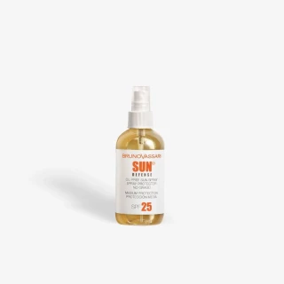 Сонцезахисний спрей без олії з SPF 25 SUN DEFENSE Oil Free Sun Spray SPF 25